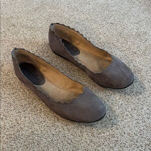 Audrey Brooke‎ Scalloped Edge Gray Flats Suede Size 8